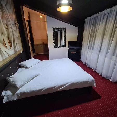 Karma Coffe&Room'S Boekarest Buitenkant foto