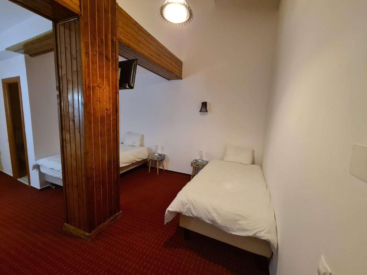 Karma Coffe&Room'S Boekarest Buitenkant foto